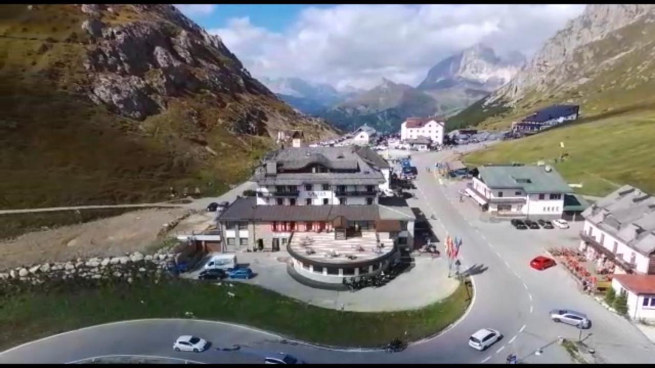 Hotel Savoia Canazei Exterior foto